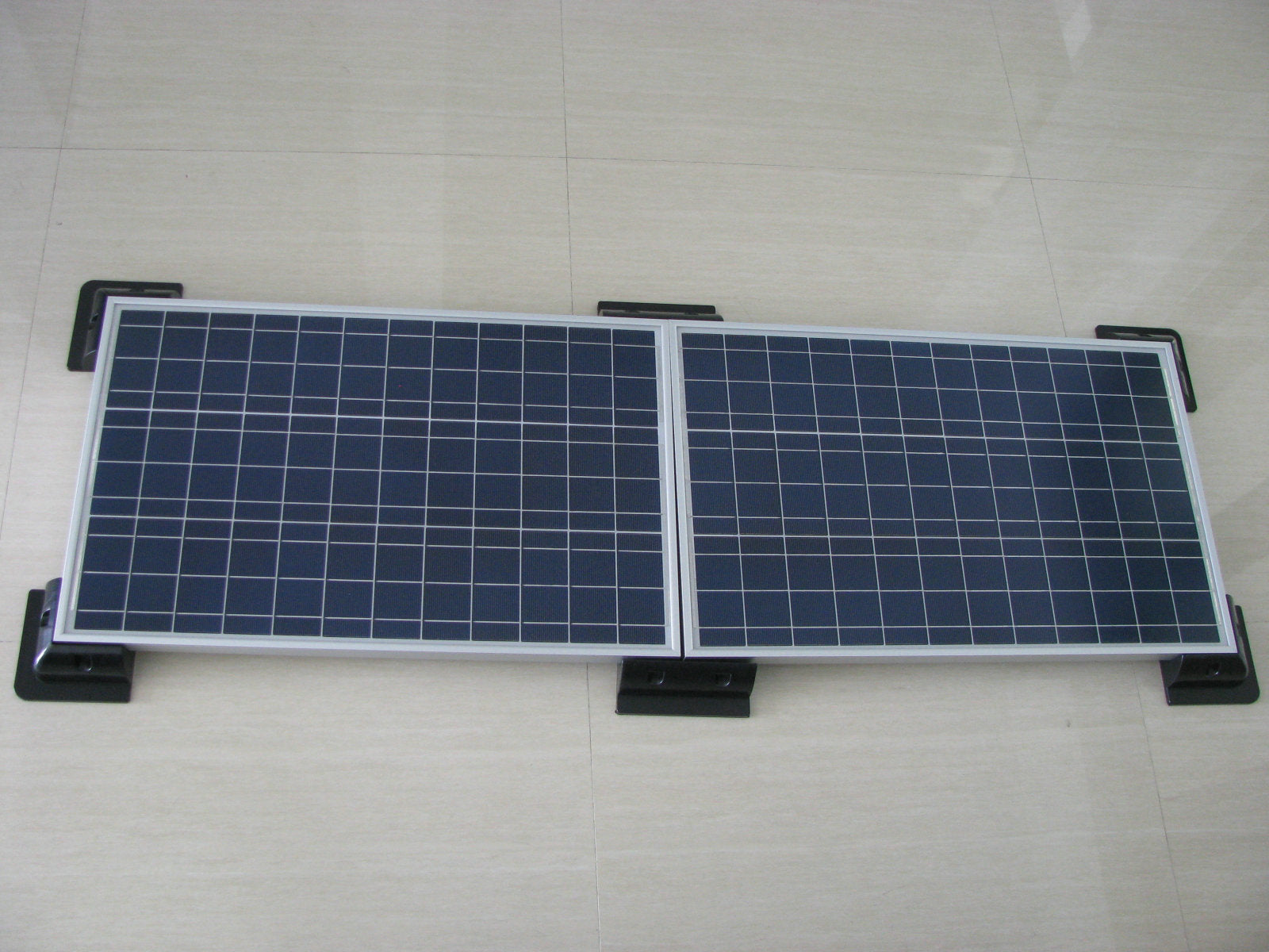Black solar panel connection support